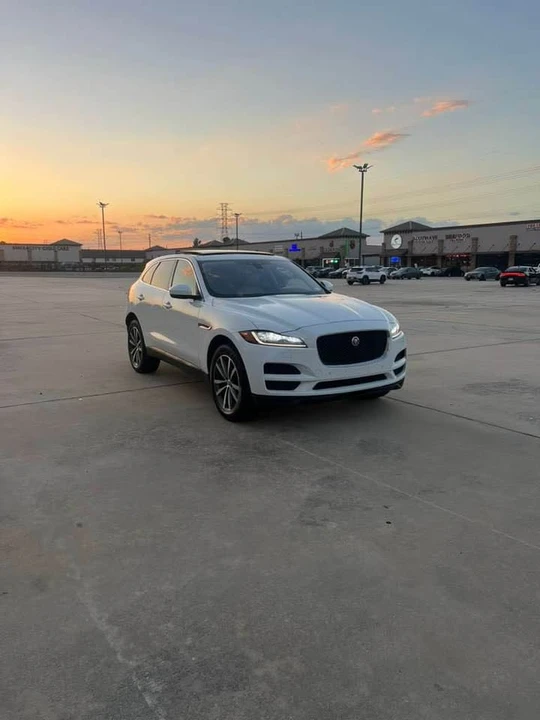 2018 Jaguar F-Pace - Image 5 of 20