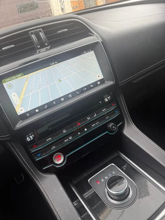 2018 Jaguar F-Pace - Image 4 of 10