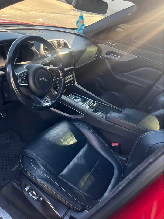 2018 Jaguar F-Pace - Image 10 of 10