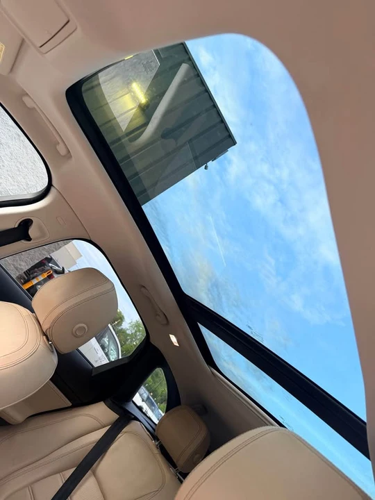 2018 Jaguar F-Pace - Image 11 of 12