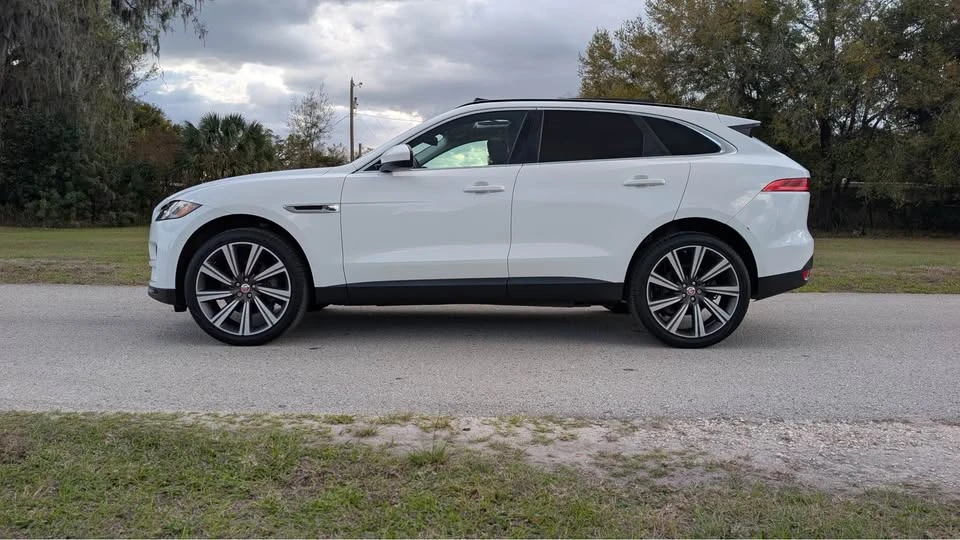 2018 Jaguar F-Pace - Image 7 of 20