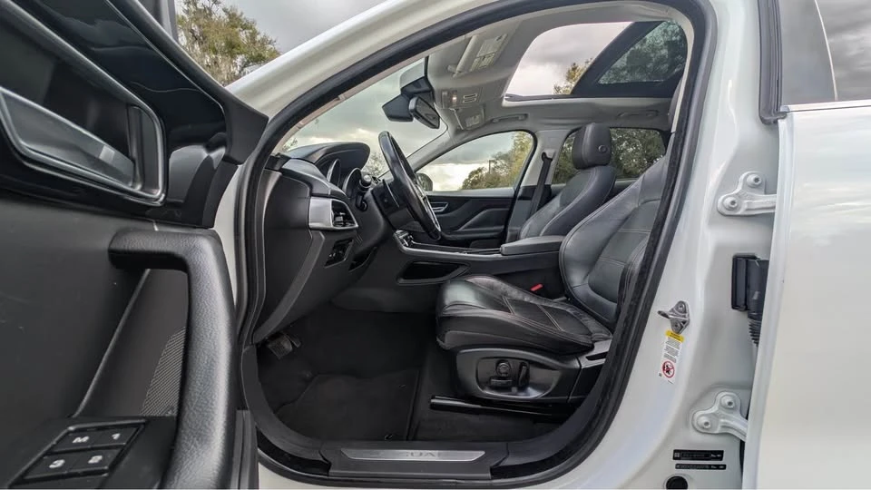 2018 Jaguar F-Pace - Image 15 of 20