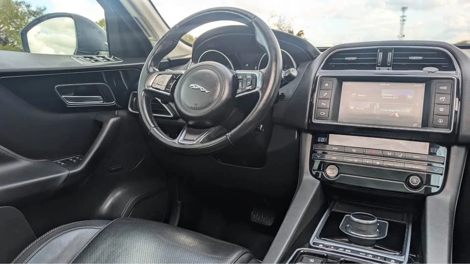 2018 Jaguar F-Pace - Image 18 of 20