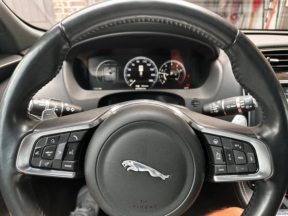 2018 Jaguar F-Pace - Image 8 of 10