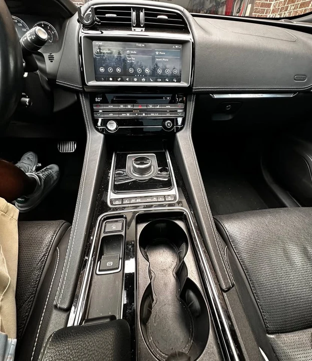 2018 Jaguar F-Pace - Image 10 of 10