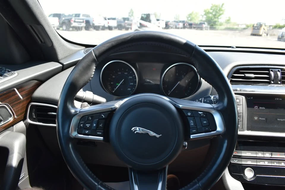 2018 Jaguar F-Pace - Image 15 of 20