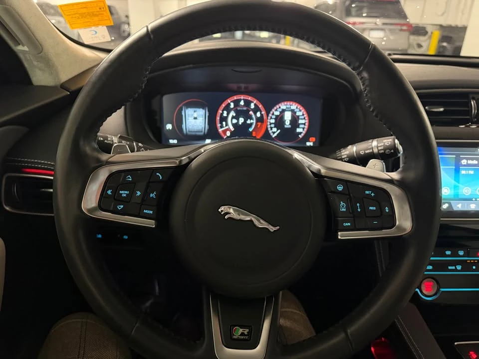 2018 Jaguar F-Pace - Image 17 of 21