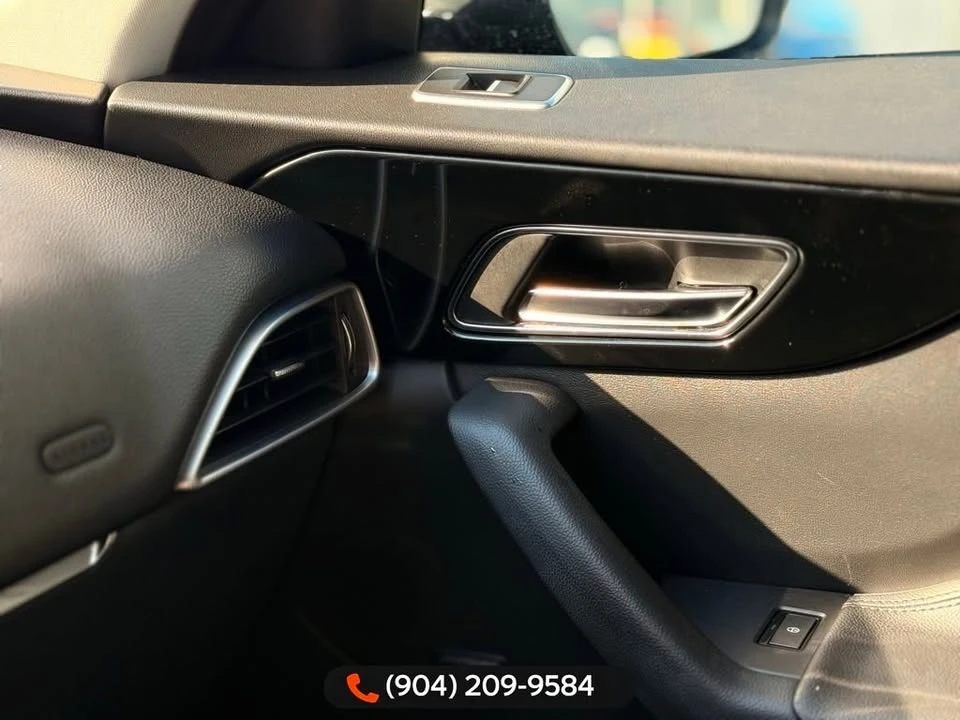2018 Jaguar F-Pace - Image 13 of 18