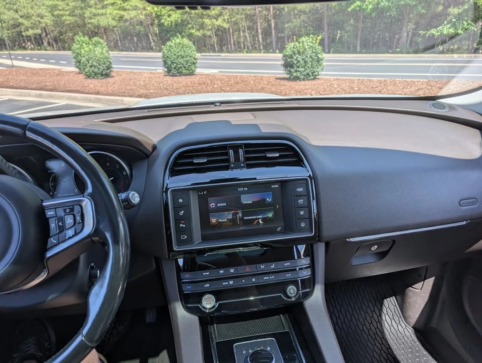 2018 Jaguar F-Pace - Image 7 of 19