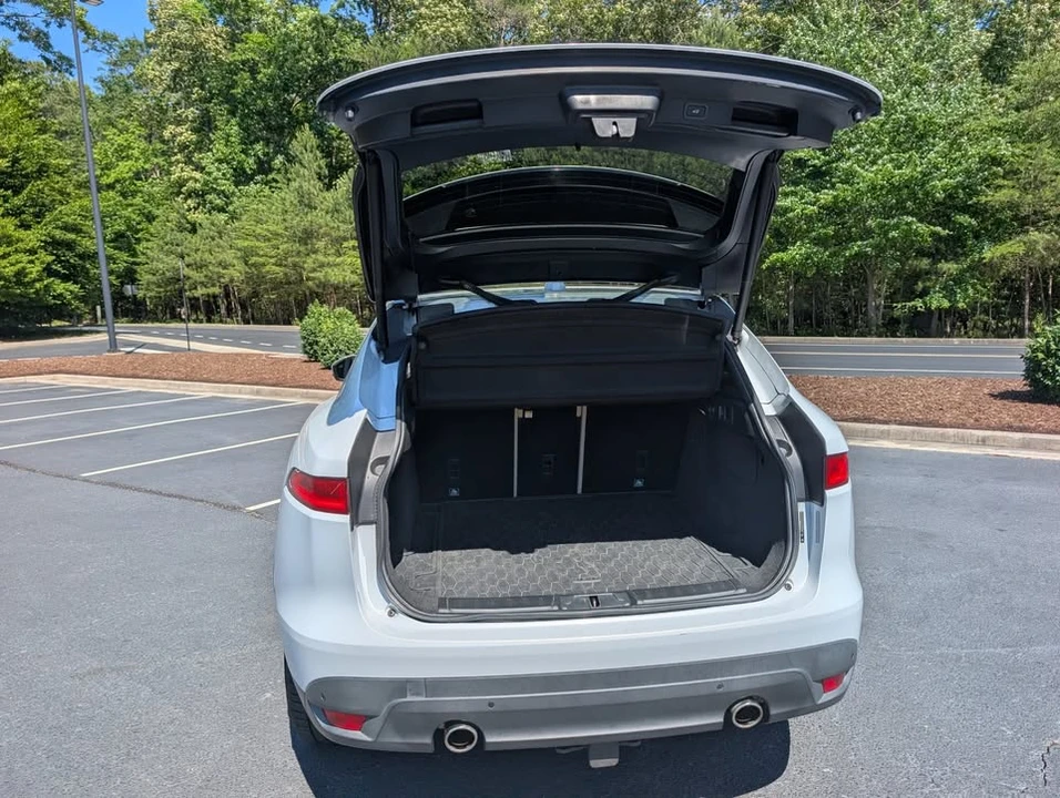 2018 Jaguar F-Pace - Image 9 of 19