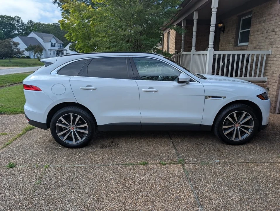 2018 Jaguar F-Pace - Image 2 of 19