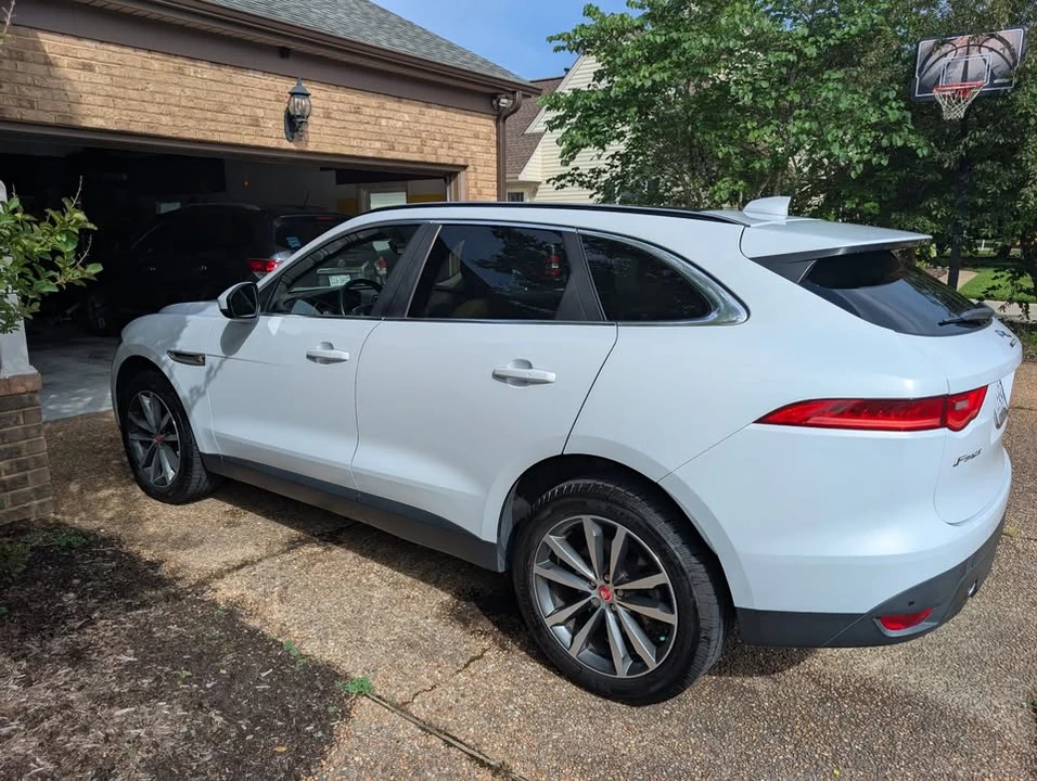 2018 Jaguar F-Pace - Image 3 of 19