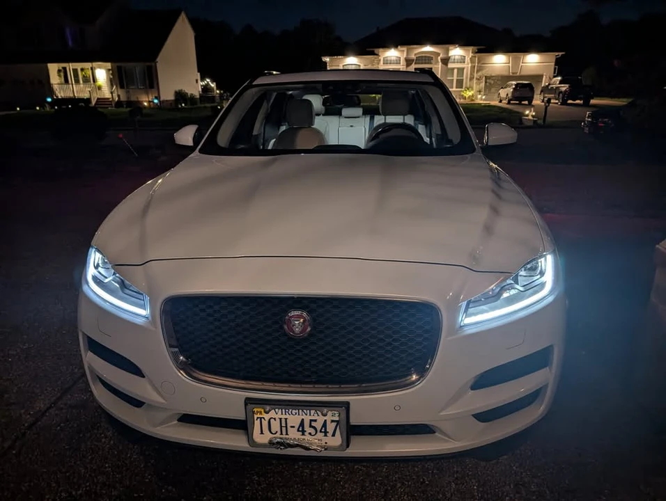 2018 Jaguar F-Pace - Image 17 of 19