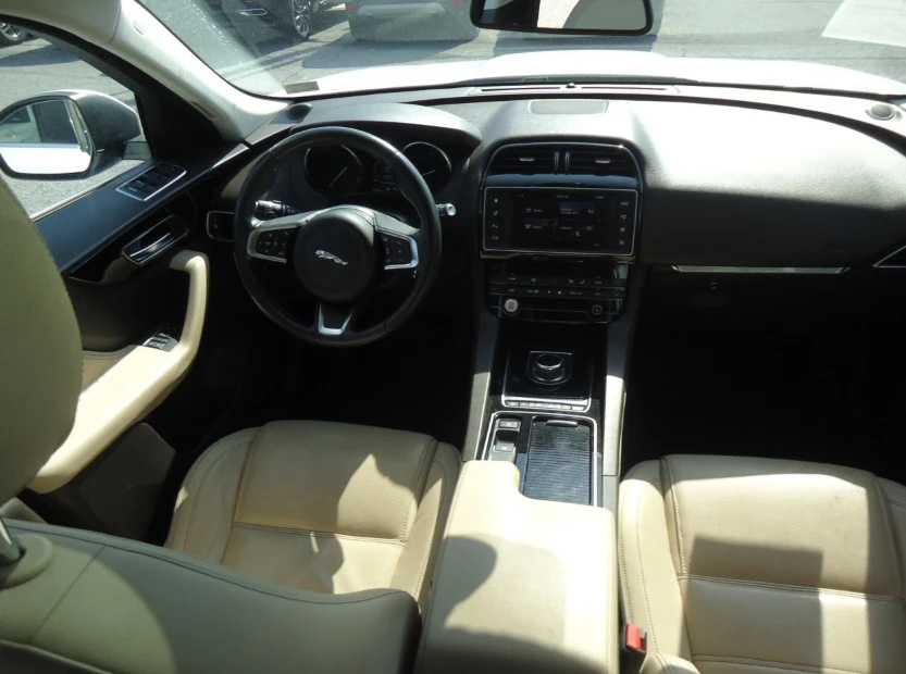 2018 Jaguar F-Pace - Image 7 of 19