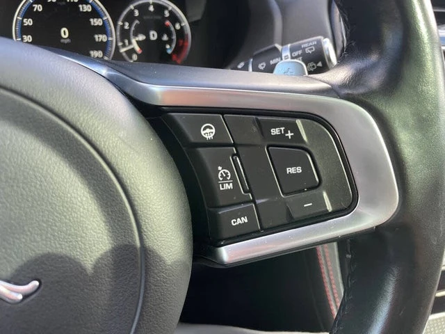 2018 Jaguar F-Pace - Image 16 of 17