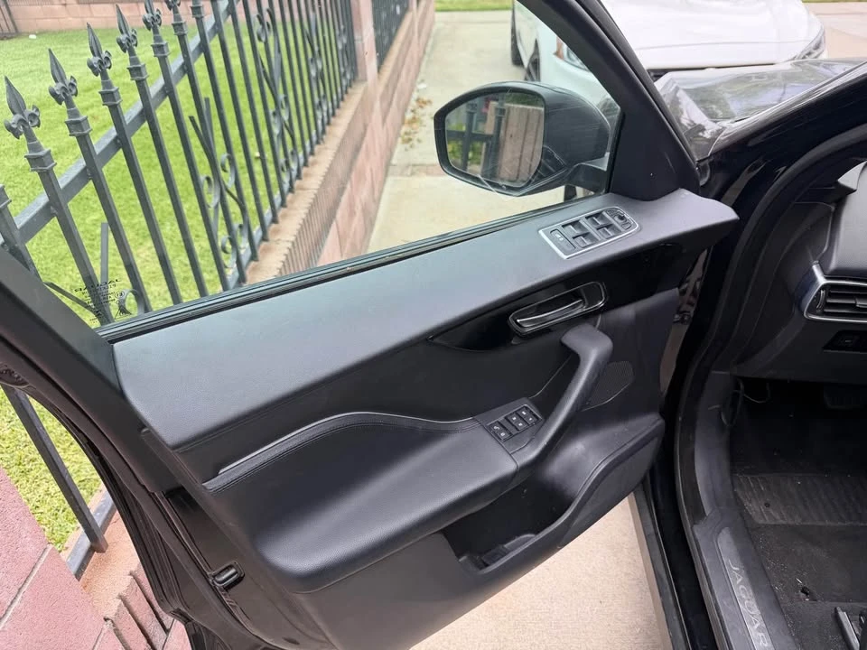 2018 Jaguar F-Pace - Image 7 of 12