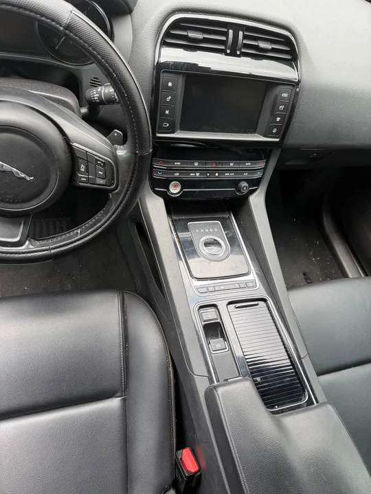 2018 Jaguar F-Pace - Image 8 of 12