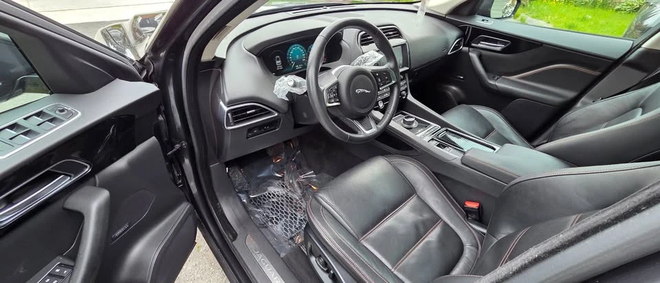2018 Jaguar F-Pace - Image 9 of 19