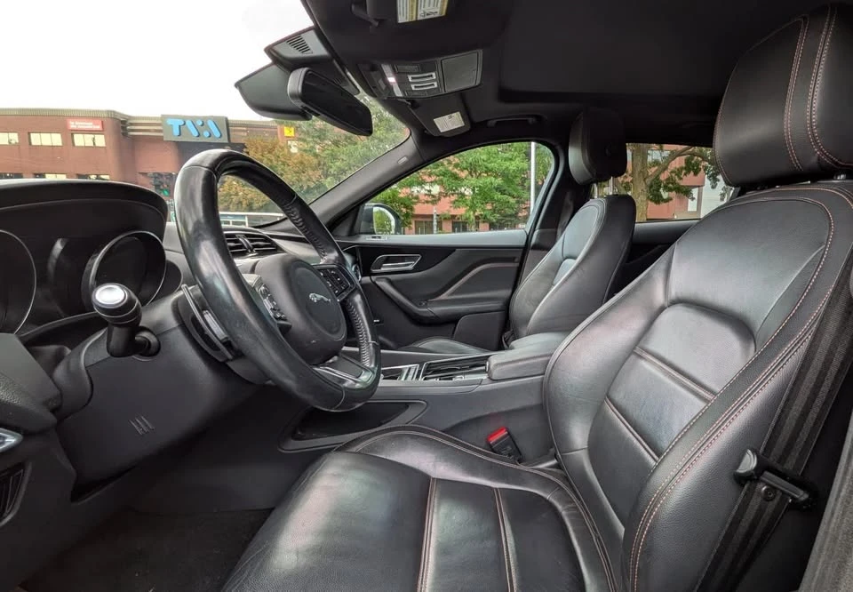 2018 Jaguar F-Pace - Image 10 of 19