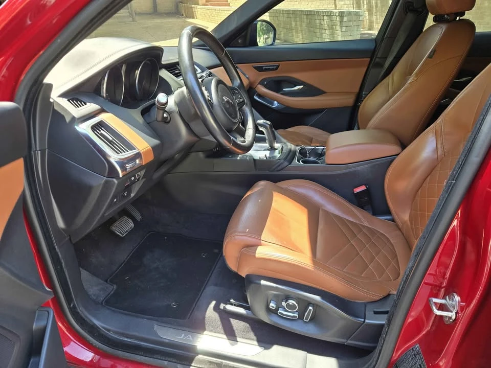 2018 Jaguar F-Pace - Image 9 of 16