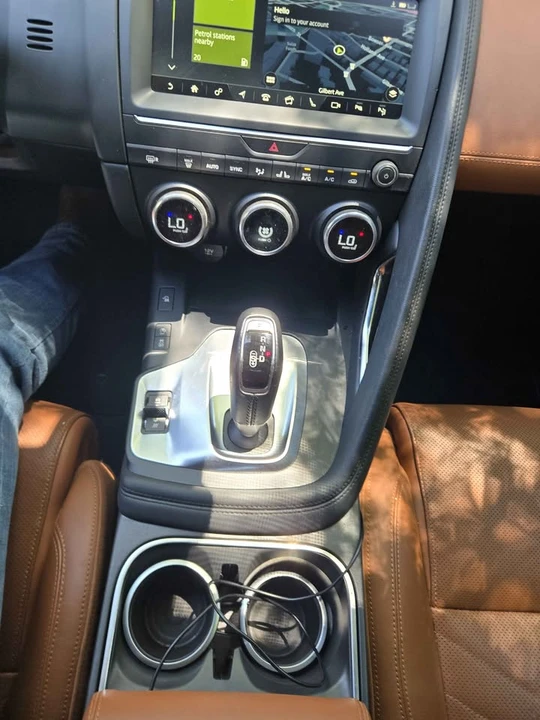 2018 Jaguar F-Pace - Image 15 of 16