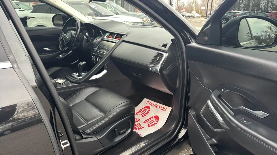 2018 Jaguar F-Pace - Image 13 of 15