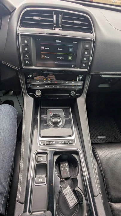 2018 Jaguar F-Pace - Image 10 of 21