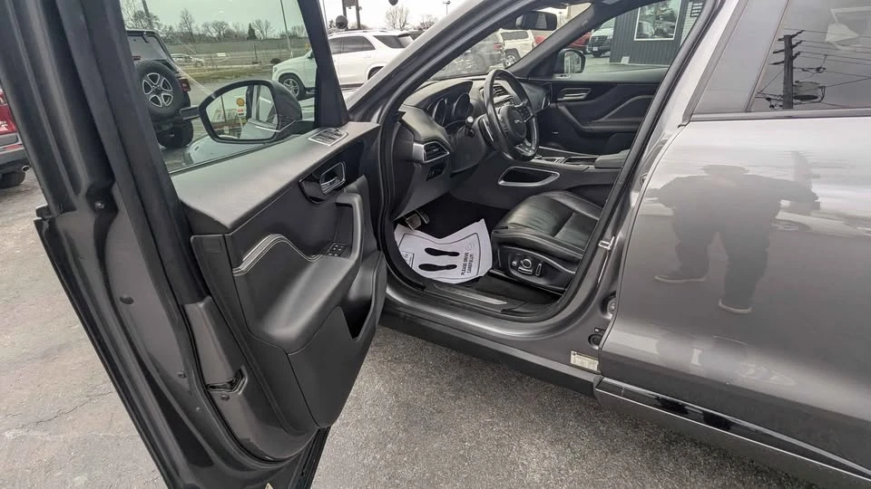 2018 Jaguar F-Pace - Image 14 of 21
