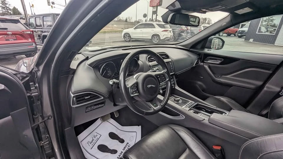 2018 Jaguar F-Pace - Image 13 of 21