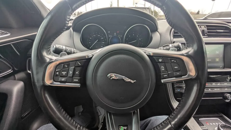 2018 Jaguar F-Pace - Image 9 of 21