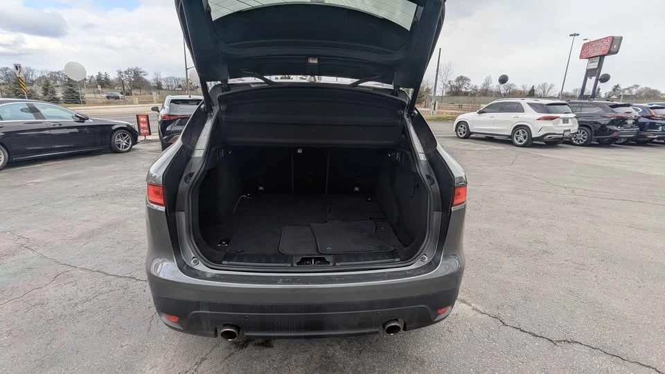 2018 Jaguar F-Pace - Image 17 of 21