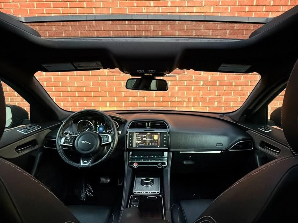 2018 Jaguar F-Pace - Image 11 of 20