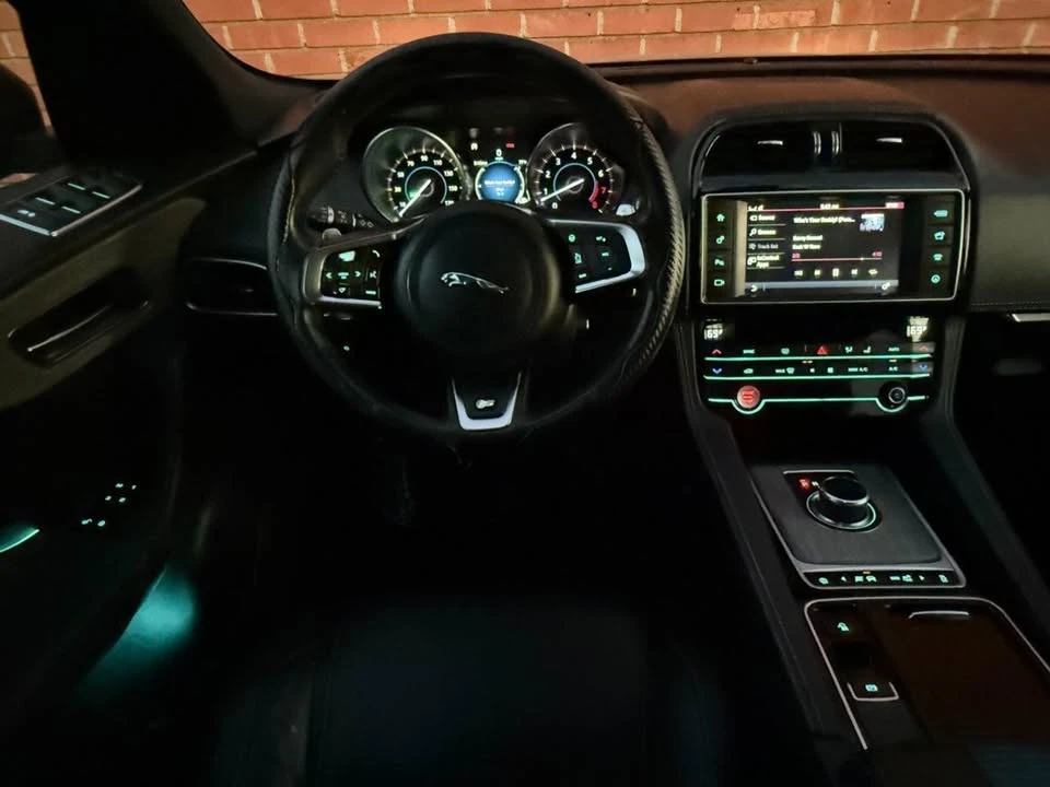 2018 Jaguar F-Pace - Image 12 of 20