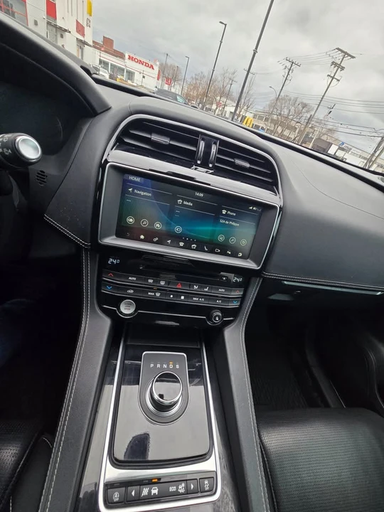 2018 Jaguar F-Pace - Image 9 of 13