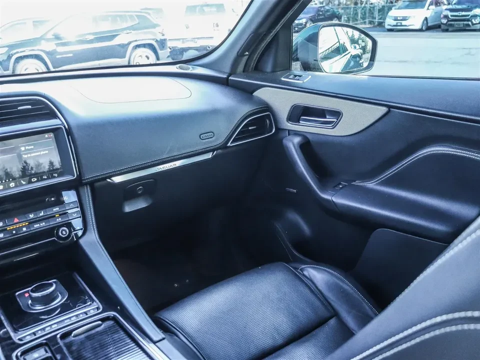 2018 Jaguar F-Pace - Image 15 of 20