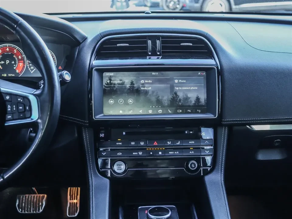 2018 Jaguar F-Pace - Image 12 of 20