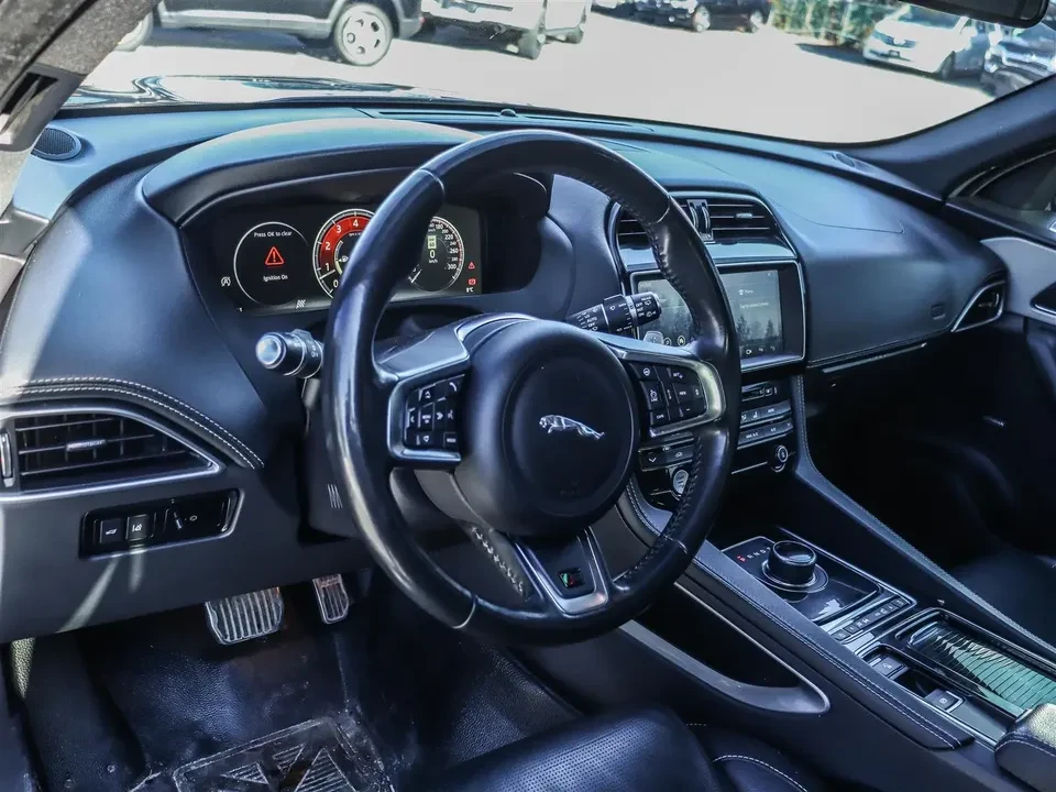 2018 Jaguar F-Pace - Image 10 of 20