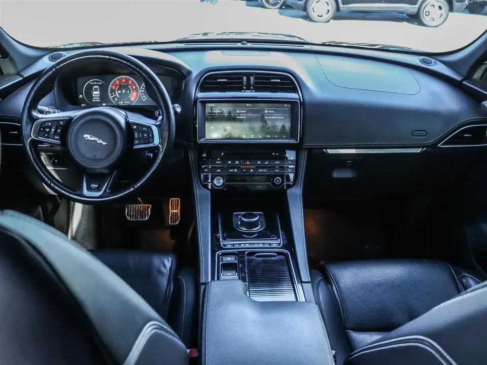 2018 Jaguar F-Pace - Image 14 of 20