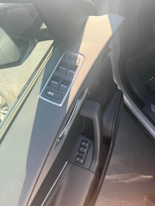 2018 Jaguar F-Pace - Image 5 of 11