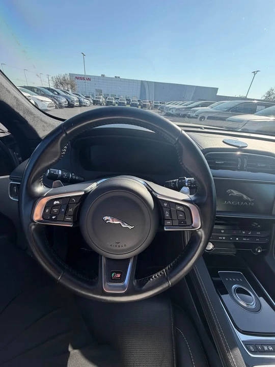 2018 Jaguar F-Pace - Image 3 of 11