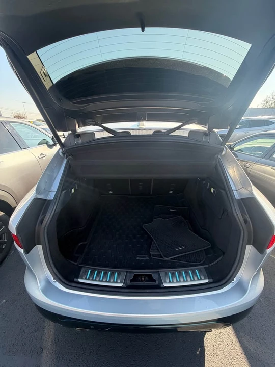 2018 Jaguar F-Pace - Image 10 of 11