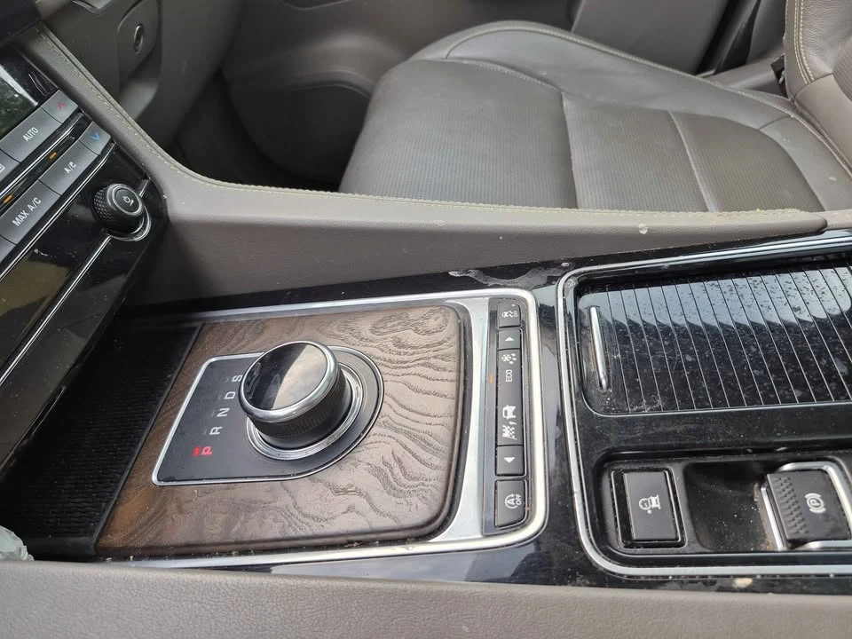 2018 Jaguar F-Pace - Image 11 of 13