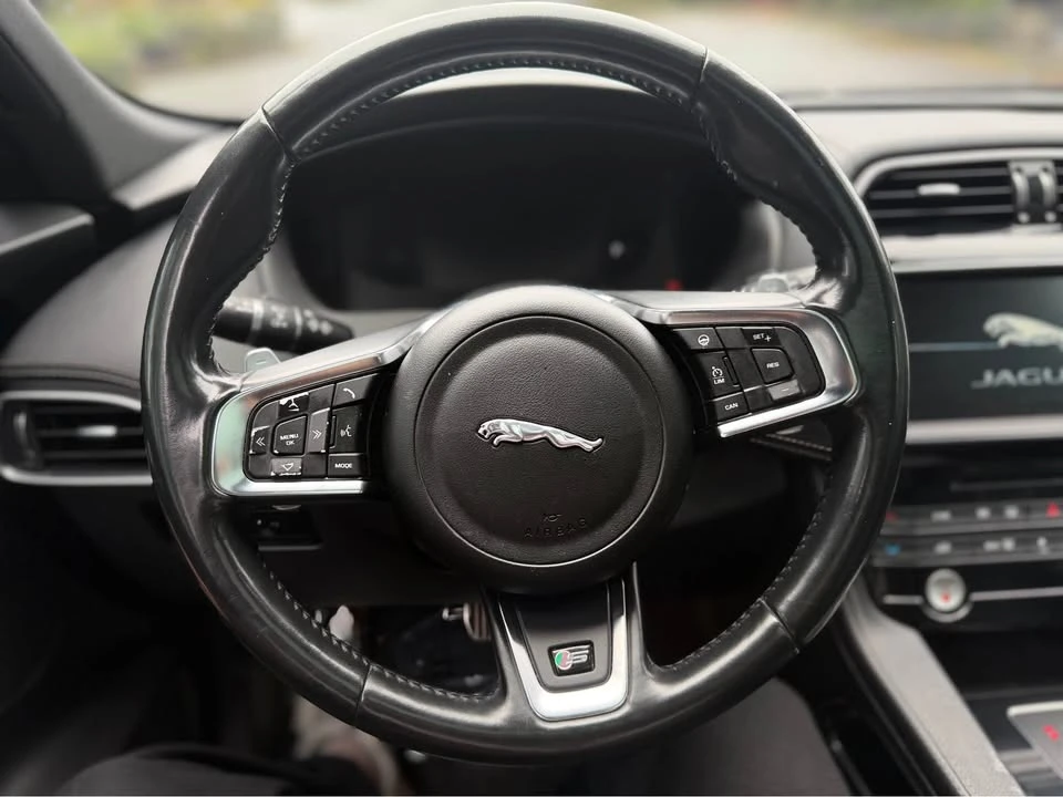 2018 Jaguar F-Pace - Image 17 of 17