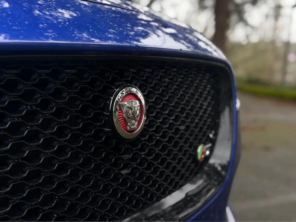 2018 Jaguar F-Pace - Image 2 of 17