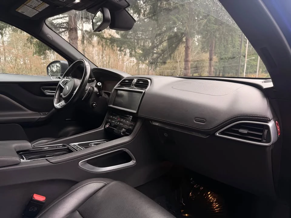 2018 Jaguar F-Pace - Image 9 of 17