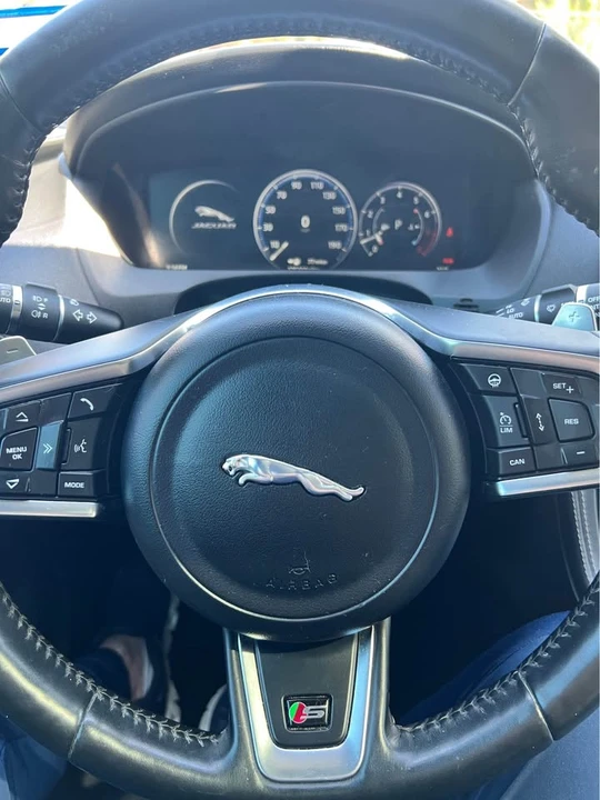 2018 Jaguar F-Pace - Image 11 of 11
