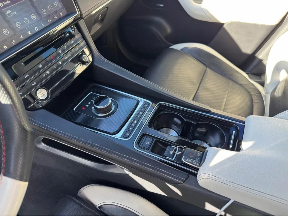 2018 Jaguar F-Pace - Image 10 of 16