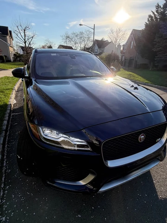 2018 Jaguar F-Pace - Image 2 of 19