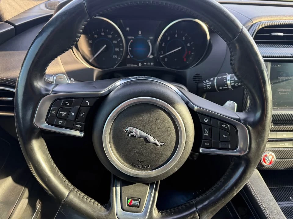 2018 Jaguar F-Pace - Image 17 of 19