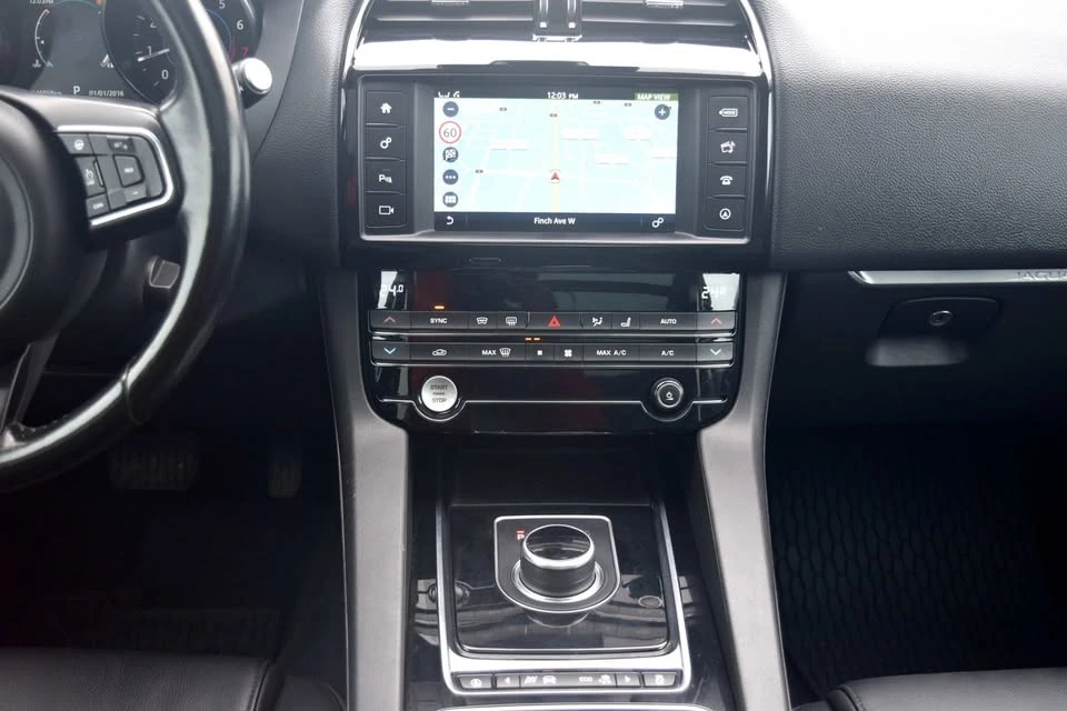 2018 Jaguar F-Pace - Image 10 of 19